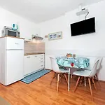 Apartament Aja And Stefy