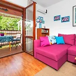 Apartament Aja And Stefy *